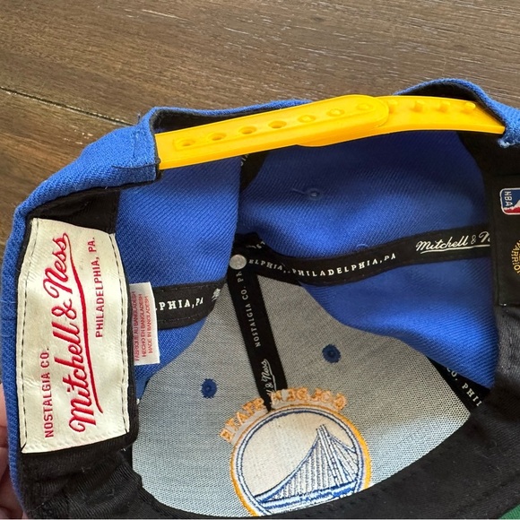 Gold State Warriors Mitchell & Ness hat - Picture 5 of 12
